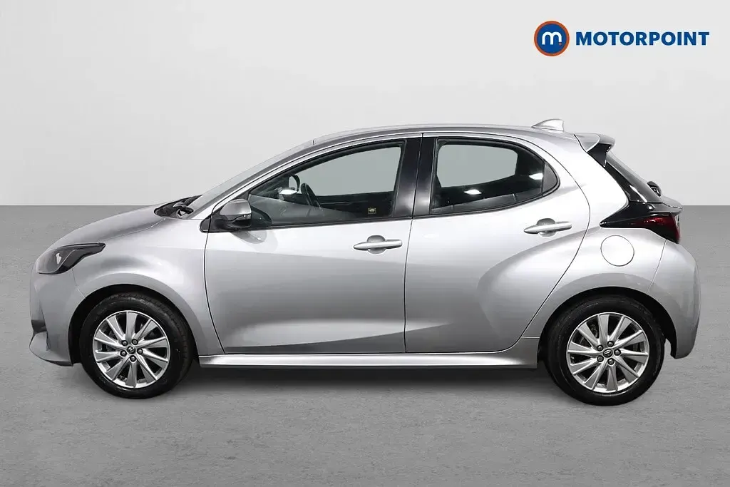 Używany Toyota Yaris Hybrid 2021 Srebrny Hatchback
