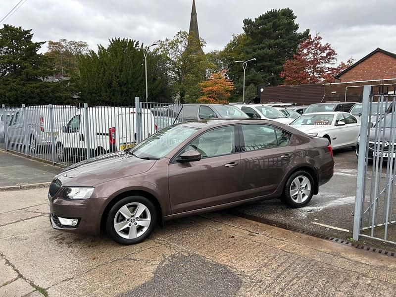 Brown Used 2015 Skoda Octavia SE L Hatchback | £8,990 (Fair price) - Image 1/4