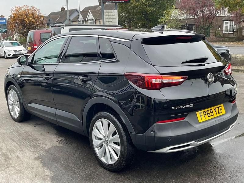 Used Vauxhall Grandland X Elite 130 HP (95 kW) 2019 Black SUV