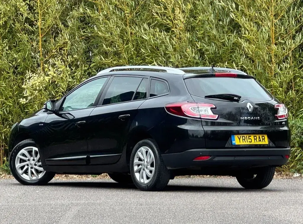 Used Renault Mégane GrandTour LIMITED 110 HP (80 kW) 2015 Black Estate