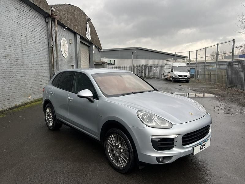 Used Porsche Cayenne 262 HP (192 kW) 2015 Silver SUV