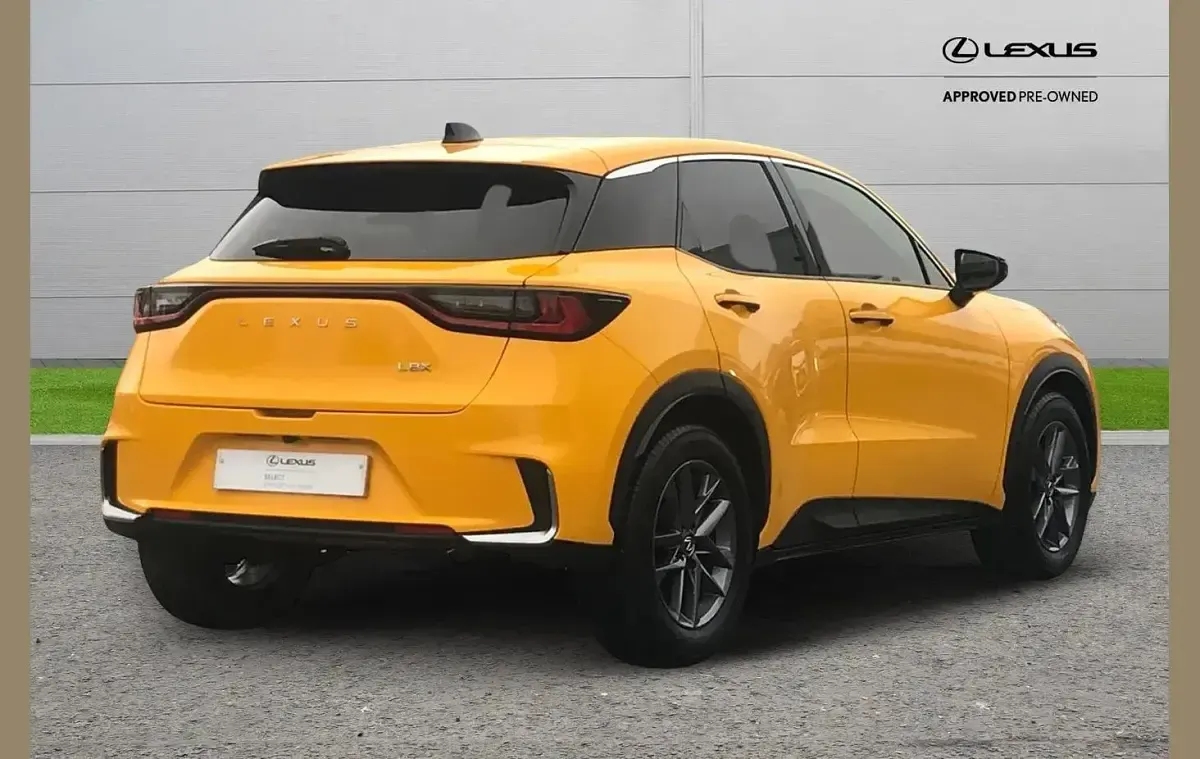 Used Lexus LBX 136 HP (100 kW) 2024 Yellow SUV