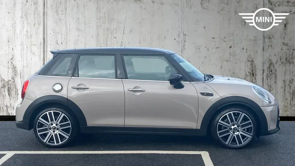Gebraucht Mini Cooper S Exclusive 176 PS (129 kW) 2023 Grau Kleinwagen
