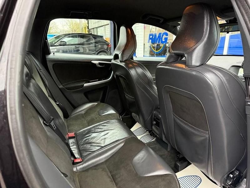 Used Volvo XC60 R-Design 220 HP (161 kW) 2016 Black SUV