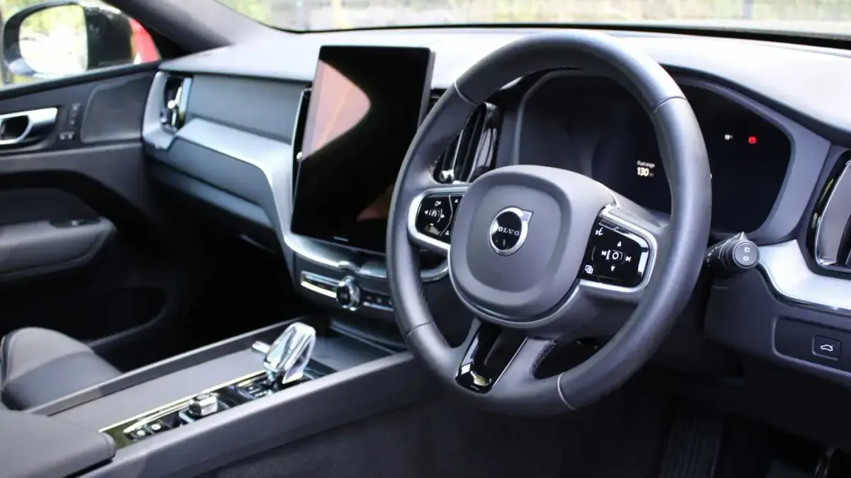 Used Volvo XC60 Plus 250 HP (183 kW) 2026 SUV