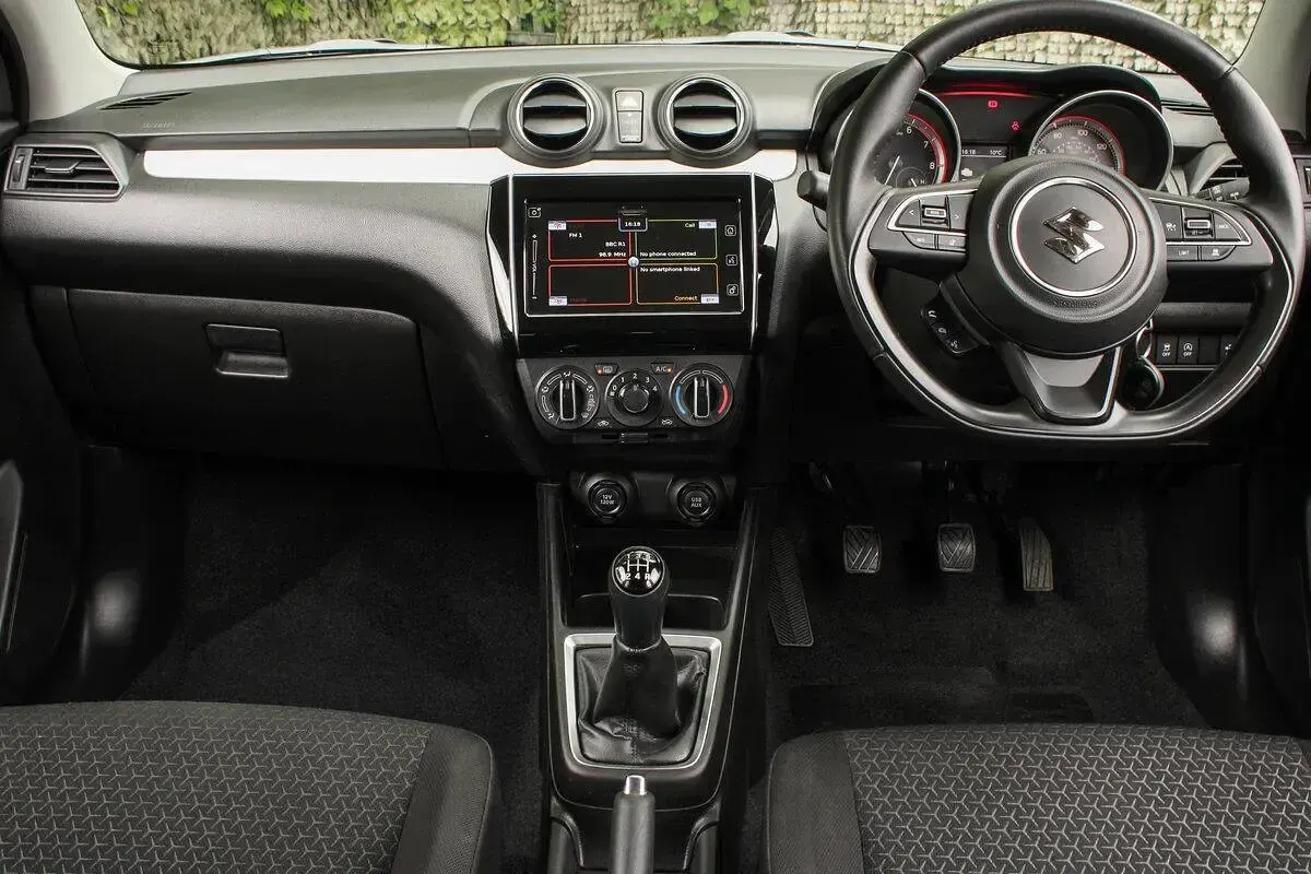 Używany Suzuki Swift SZ-L 2023 Czerwony Hatchback