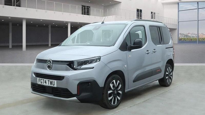 Used Citroën Berlingo 130 HP (95 kW) 2024 Grey MPV