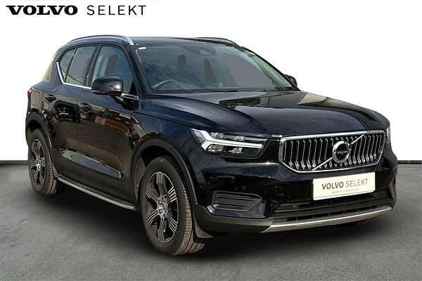 Black Used 2022 Volvo XC40 Inscription SUV | £25,750 (Good price) - Image 1/3