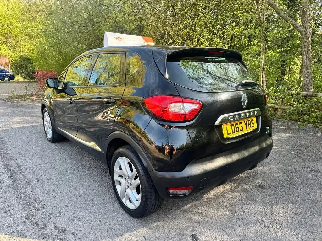 Used Renault Captur Dynamique 90 HP (66 kW) 2013 Black SUV