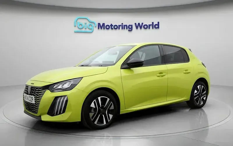 Used Peugeot 208 Allure 101 HP (74 kW) 2024 Yellow Hatchback