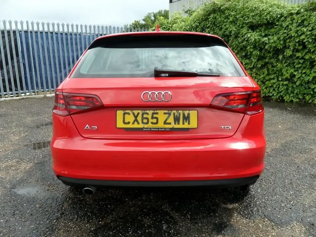 Used Audi A3 Sportback Sport 110 HP (80 kW) 2015 Red Hatchback
