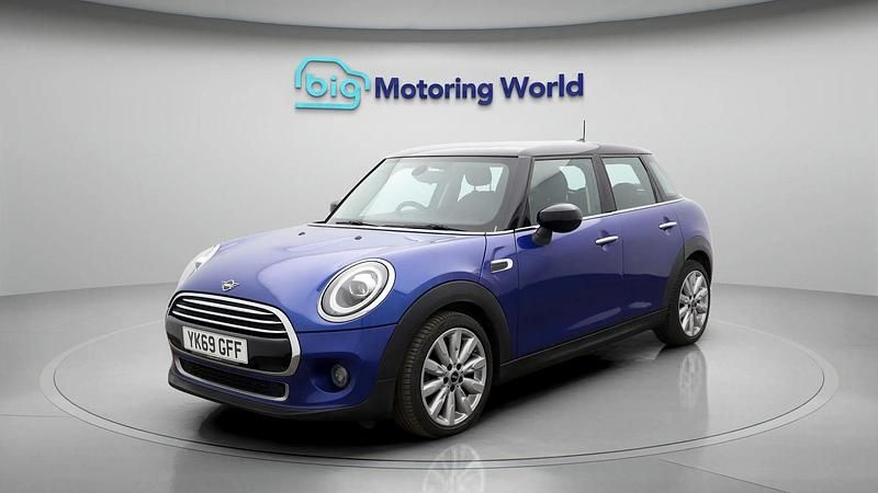Usado Mini Cooper Exclusive 134 HP (98 kW) 2020 Citadino