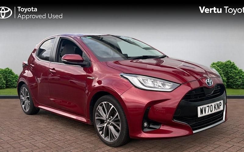 Used 2025 Toyota Yaris Hybrid Hatchback | £16,213 (Super price) - Image 1/4