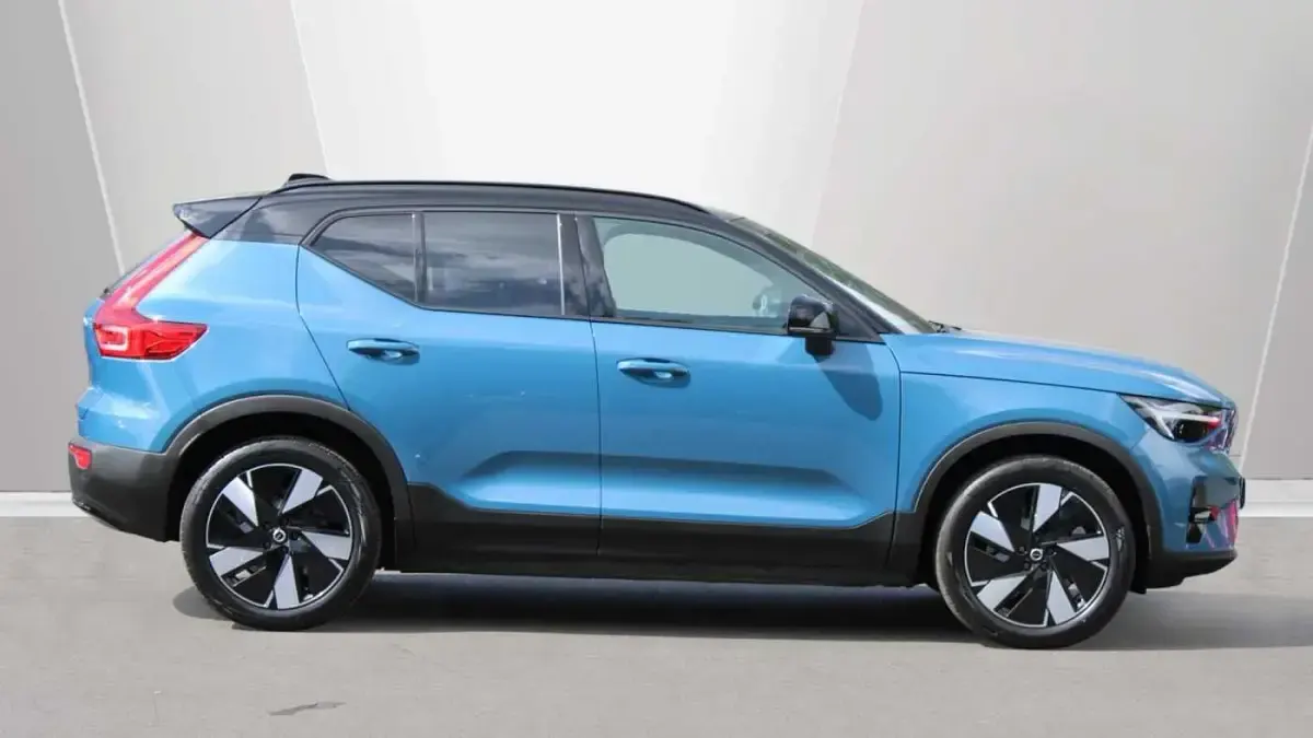 Used Volvo EX40 Plus 175 kW (238 HP) 2025 SUV