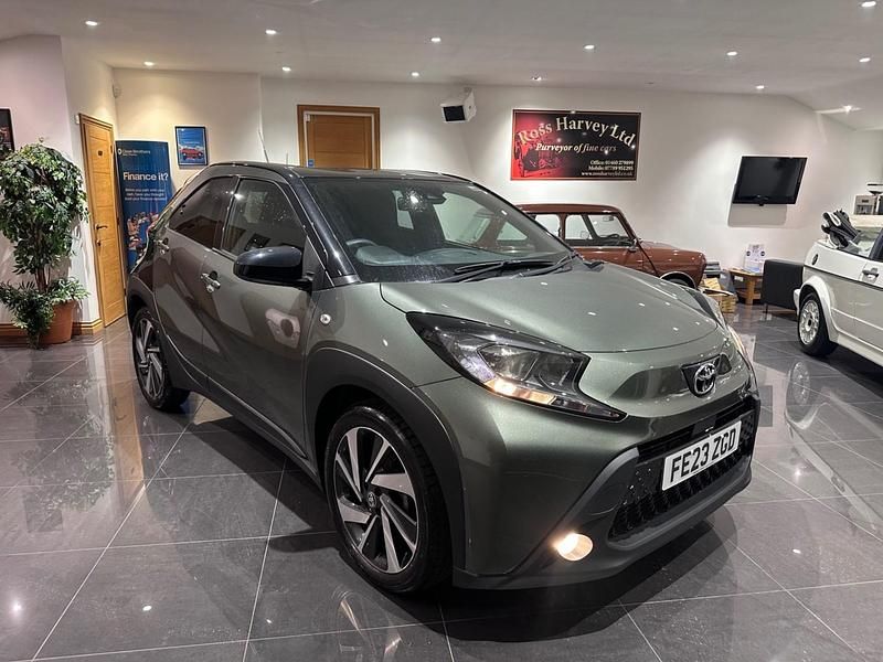 Green Used 2023 Toyota Aygo X SUV | £12,890 (Good price) - Image 1/4