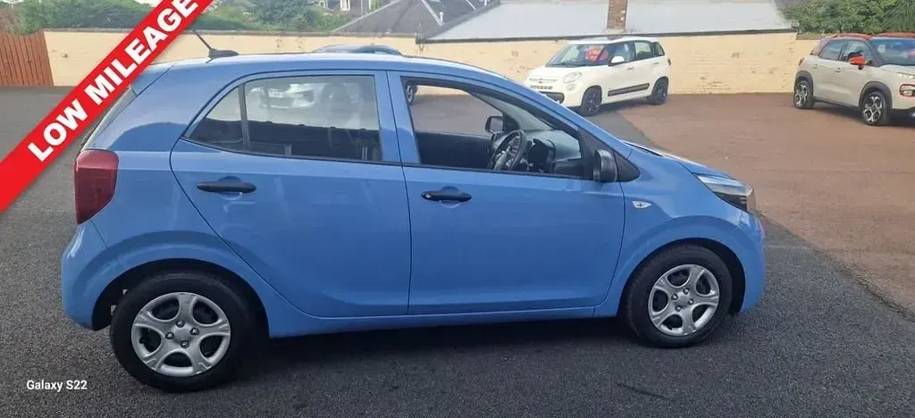 Usado Kia Picanto 66 CV (48 kW) 2022 Azul Utilitario