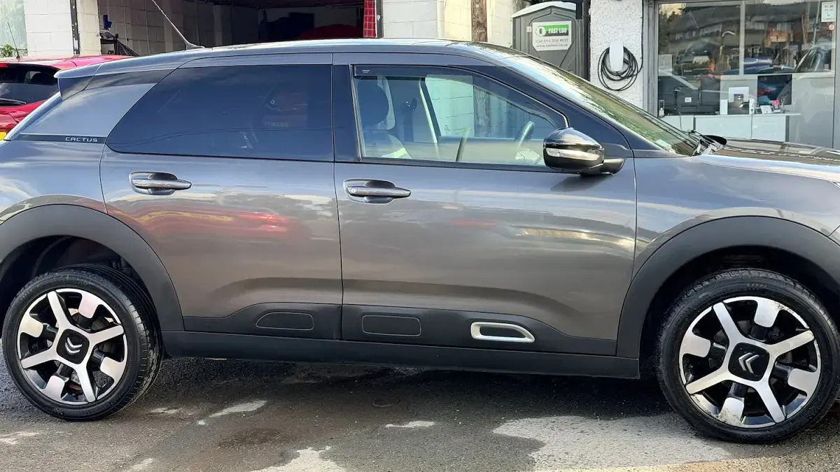 Used Citroën C4 Cactus Flair 100 HP (73 kW) 2018 Grey Hatchback