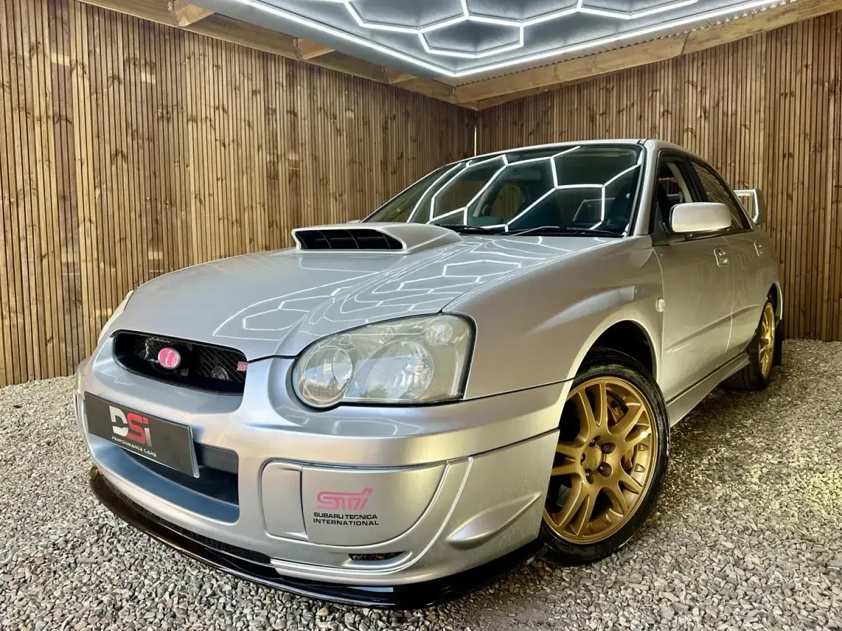 Begagnad Subaru Impreza 2004 Silver Sedan