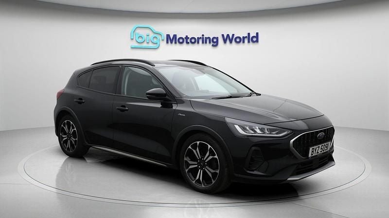 Used 2022 Ford Focus Active X | £16,000 (Fair price) - Image 1/4