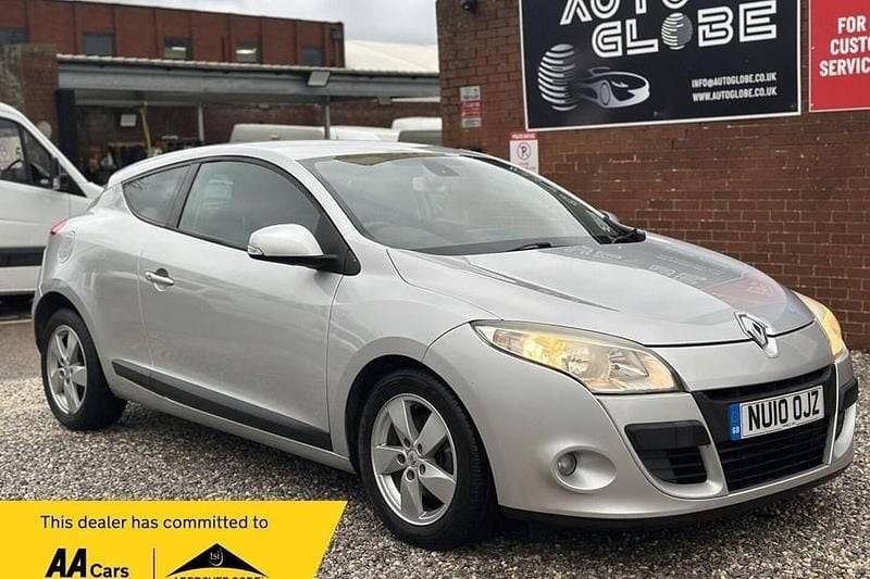 Used 2010 Renault Mégane III Dynamique Coupe | £2,990 (Fair price) - Image 1/1