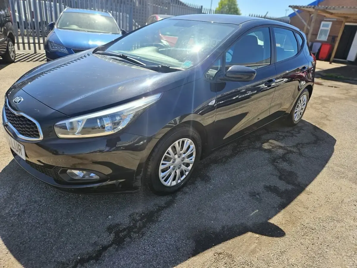 Używany Kia Ceed 2015 Czarny Hatchback