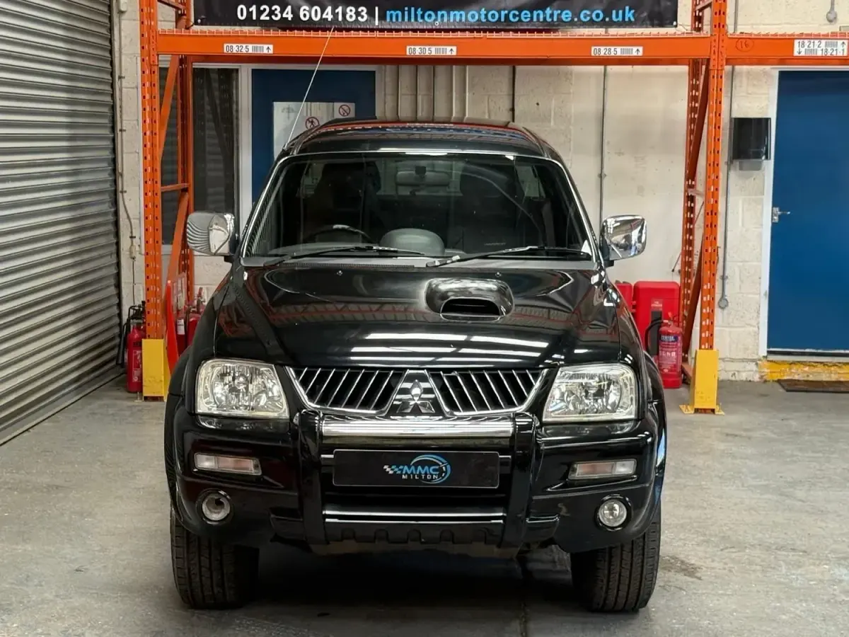 Usado Mitsubishi L200 Warrior 113 HP (83 kW) 2006 Preto Pickup