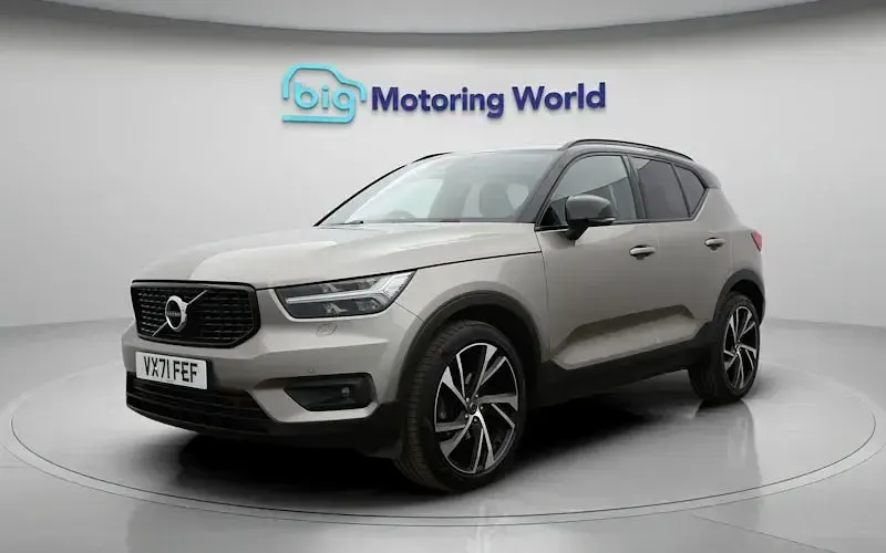Usado Volvo XC40 R-Design Pro 163 CV (119 kW) 2021 Gris SUV
