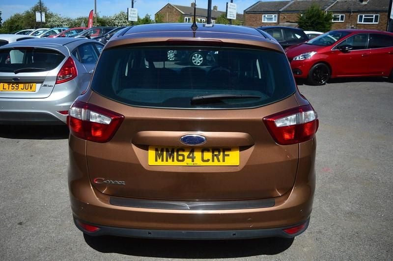 Usado Ford C-MAX Zetec 125 HP (91 kW) 2015 Castanho Monovolume