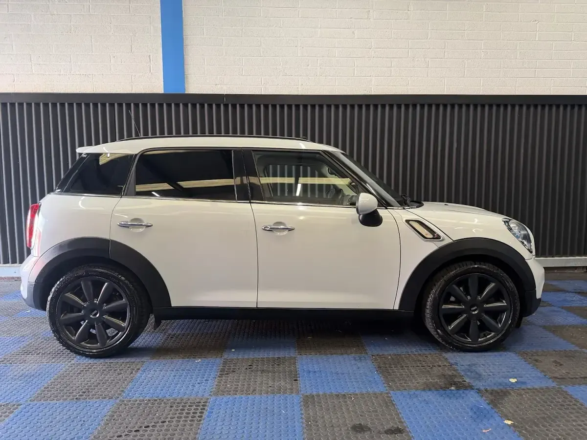 Used Mini Cooper S 2010 White Hatchback