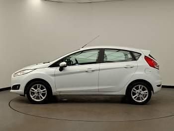 Used Ford Fiesta Zetec 82 HP (60 kW) 2014 White Hatchback