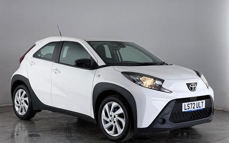 Used Toyota Aygo X PURE 72 HP (52 kW) 2025 SUV