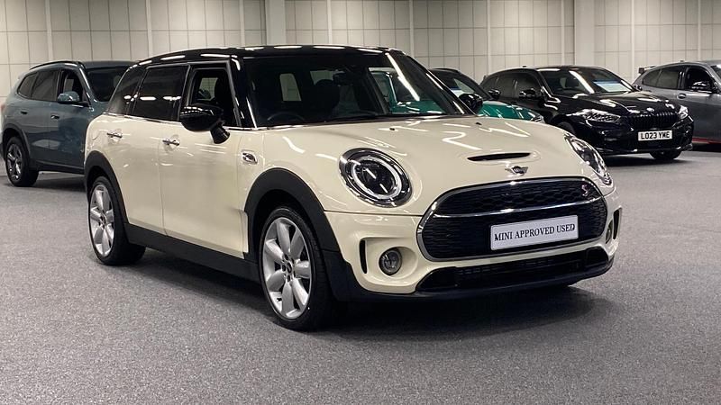 White Used 2022 Mini Cooper S Clubman Exclusive Estate | £20,250 (Fair price) - Image 1/4