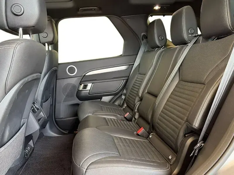 Used Land Rover Discovery SE Dynamic 300 HP (220 kW) 2024 Grey SUV