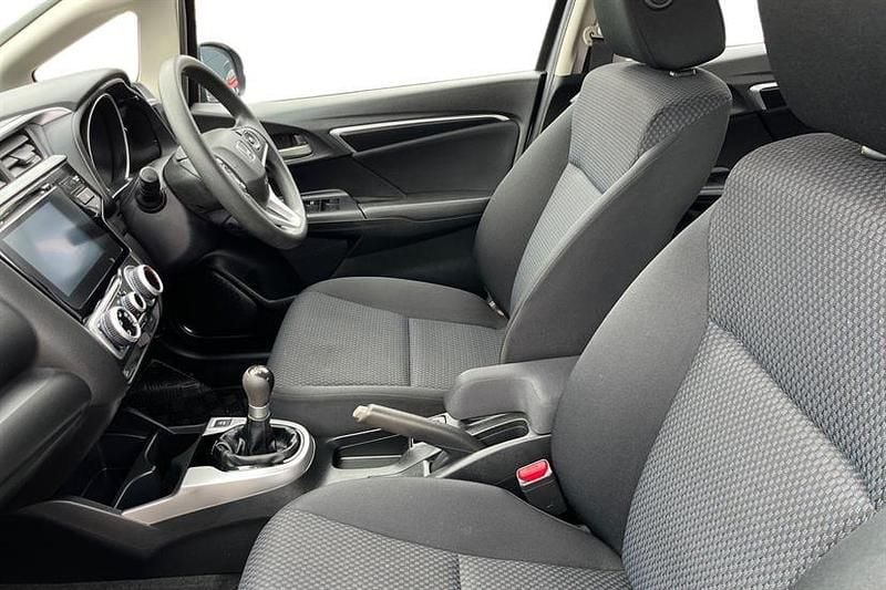 Used Honda Jazz SE 102 HP (75 kW) 2020 Grey Hatchback