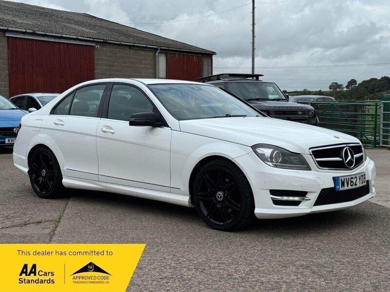 Used Mercedes C250 AMG 200 HP (147 kW) 2011 White Sedan