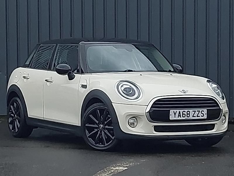 Used Mini Cooper Classic 136 HP (100 kW) 2018 White Hatchback