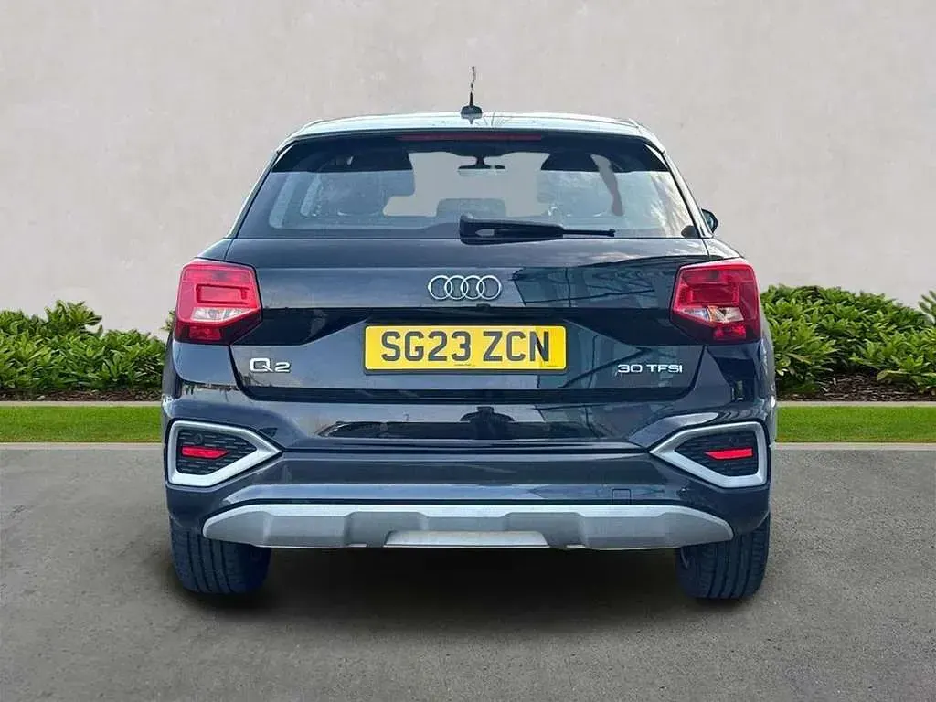 Used Audi Q2 Sport 110 HP (80 kW) 2023 Black SUV