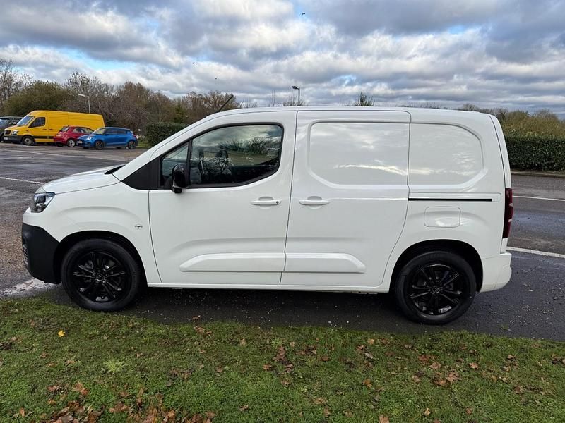Used Citroën e-Berlingo 100 kW (136 HP) 2022 White MPV