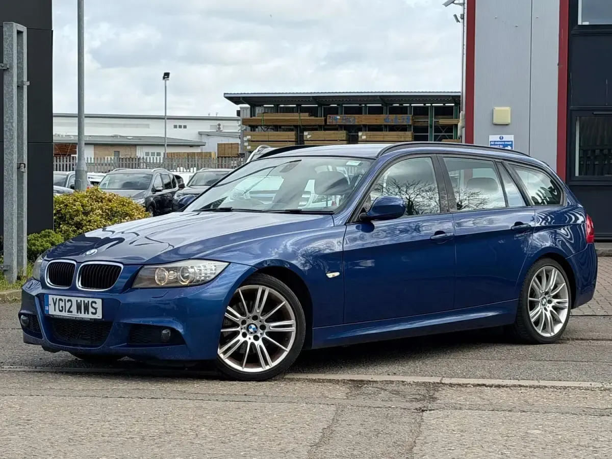 Used BMW 318 M Sport 143 HP (105 kW) 2012 Blue Estate