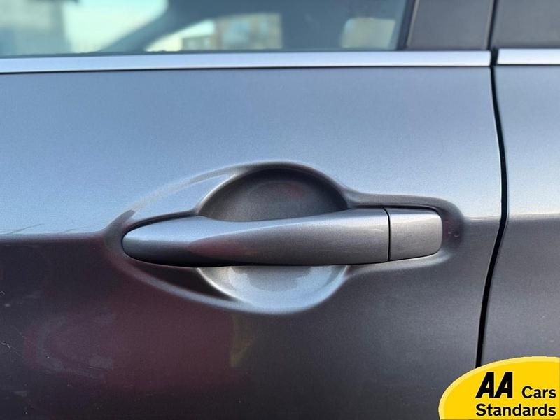 Used Nissan Qashqai Acenta 115 HP (84 kW) 2015 Grey SUV