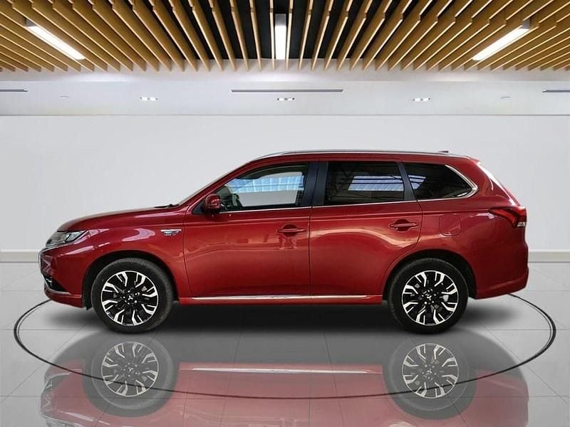 Used Mitsubishi Outlander P-HEV 200 HP (147 kW) 2015 Red SUV