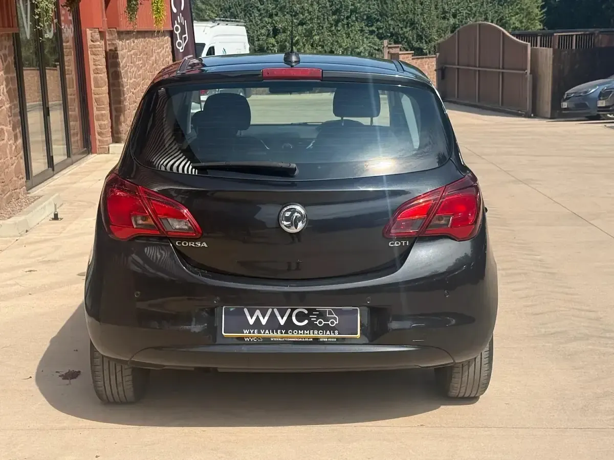 Used Vauxhall Corsa Design Edition 73 HP (53 kW) 2016 Black Hatchback