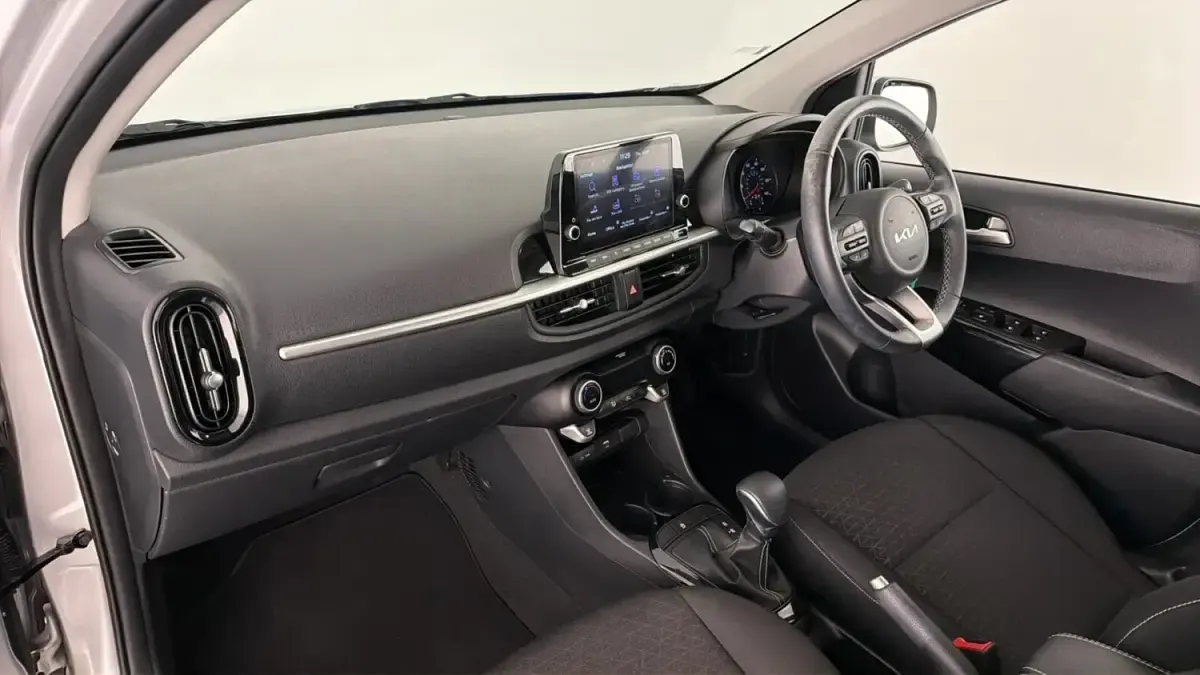 Second-hand Kia Picanto 66 CP (48 kW) 2023 Argintiu Hatchback