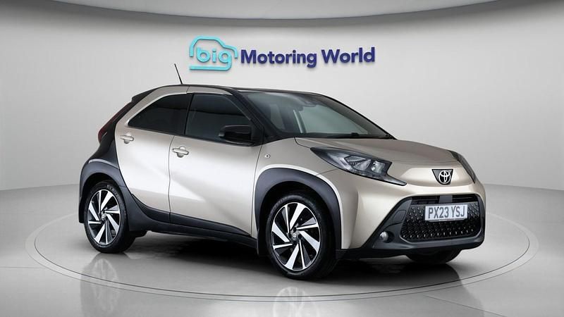 Used Toyota Aygo X 71 HP (52 kW) 2023 Beige SUV