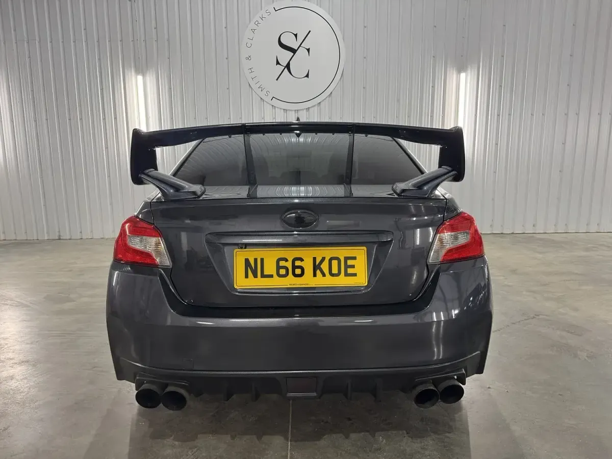 Begagnad Subaru WRX STI 2016 Grå Sedan