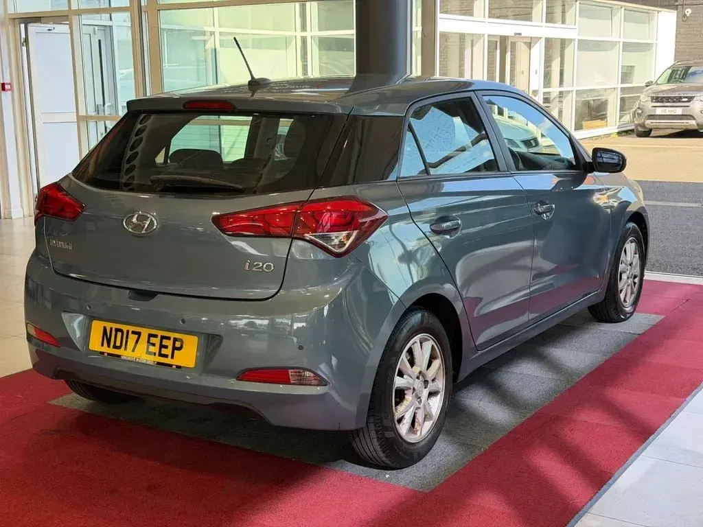 Used Hyundai i20 SE 84 HP (61 kW) 2017 Blue Hatchback