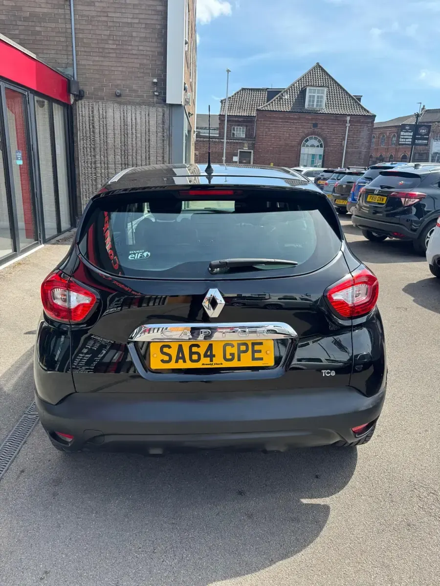 Used Renault Captur Dynamique 90 HP (66 kW) 2014 Black SUV