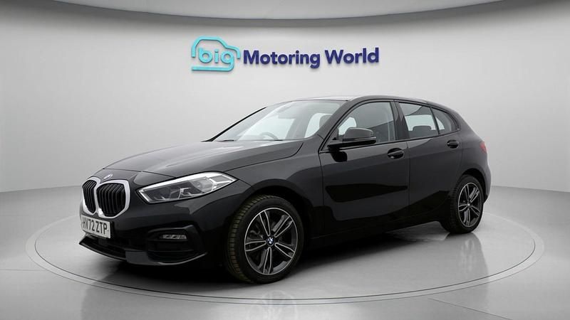 Used BMW 118 Sport Line 148 HP (108 kW) 2022 Black Hatchback