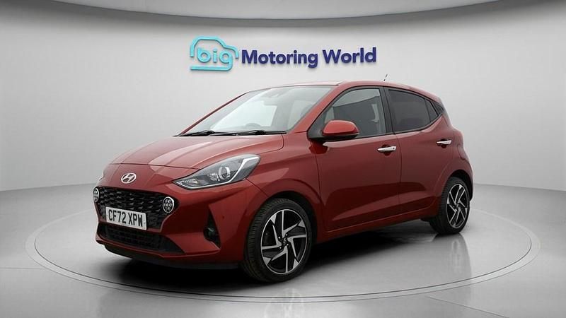 Used Hyundai i10 Premium 84 HP (61 kW) 2023 Red Hatchback