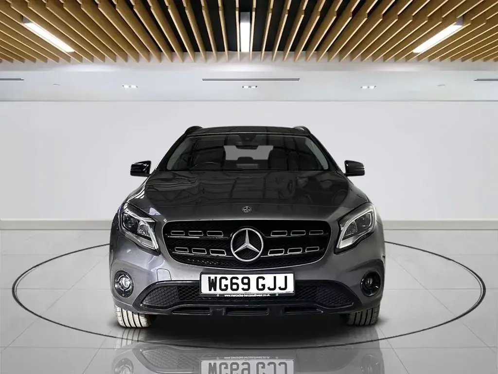Used Mercedes GLA180 Urban 122 HP (89 kW) 2020 Grey SUV